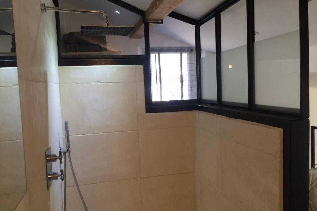 Appartamento duplex avec vue sur les arènes Arles Esterno foto