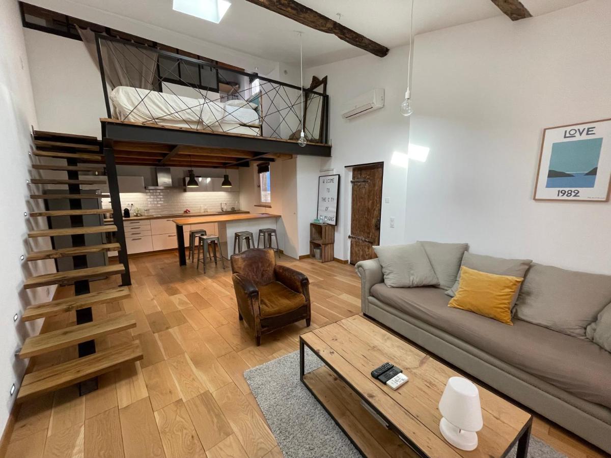 Appartamento duplex avec vue sur les arènes Arles Esterno foto