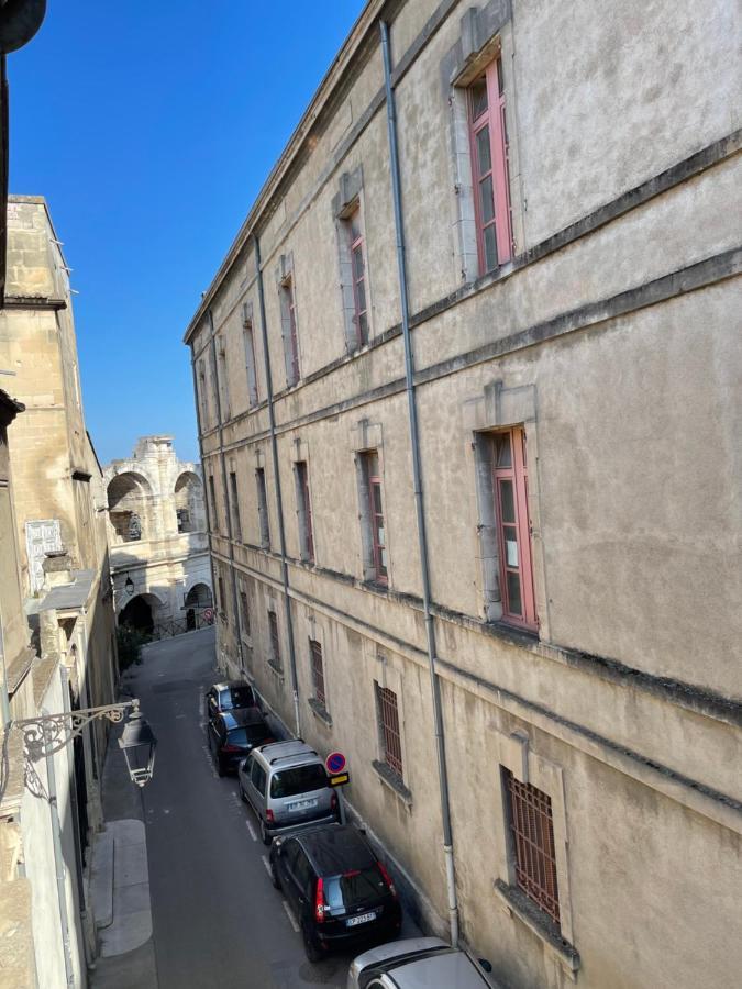 Appartamento duplex avec vue sur les arènes Arles Esterno foto